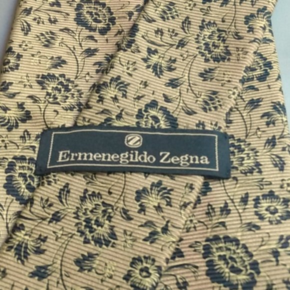 SALE! Beautiful Ermenegildo Zegna Silk Tie EUC - Picture 3 of 6